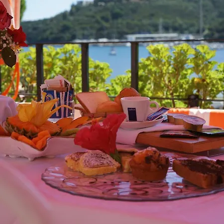 Cala Di Mola Lejlighedshotel Porto Azzurro