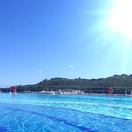 Cala Di Mola 4*