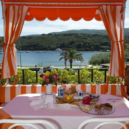 Cala Di Mola Porto Azzurro