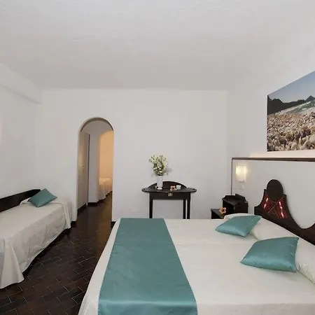 Aparthotel Cala Di Mola 4*